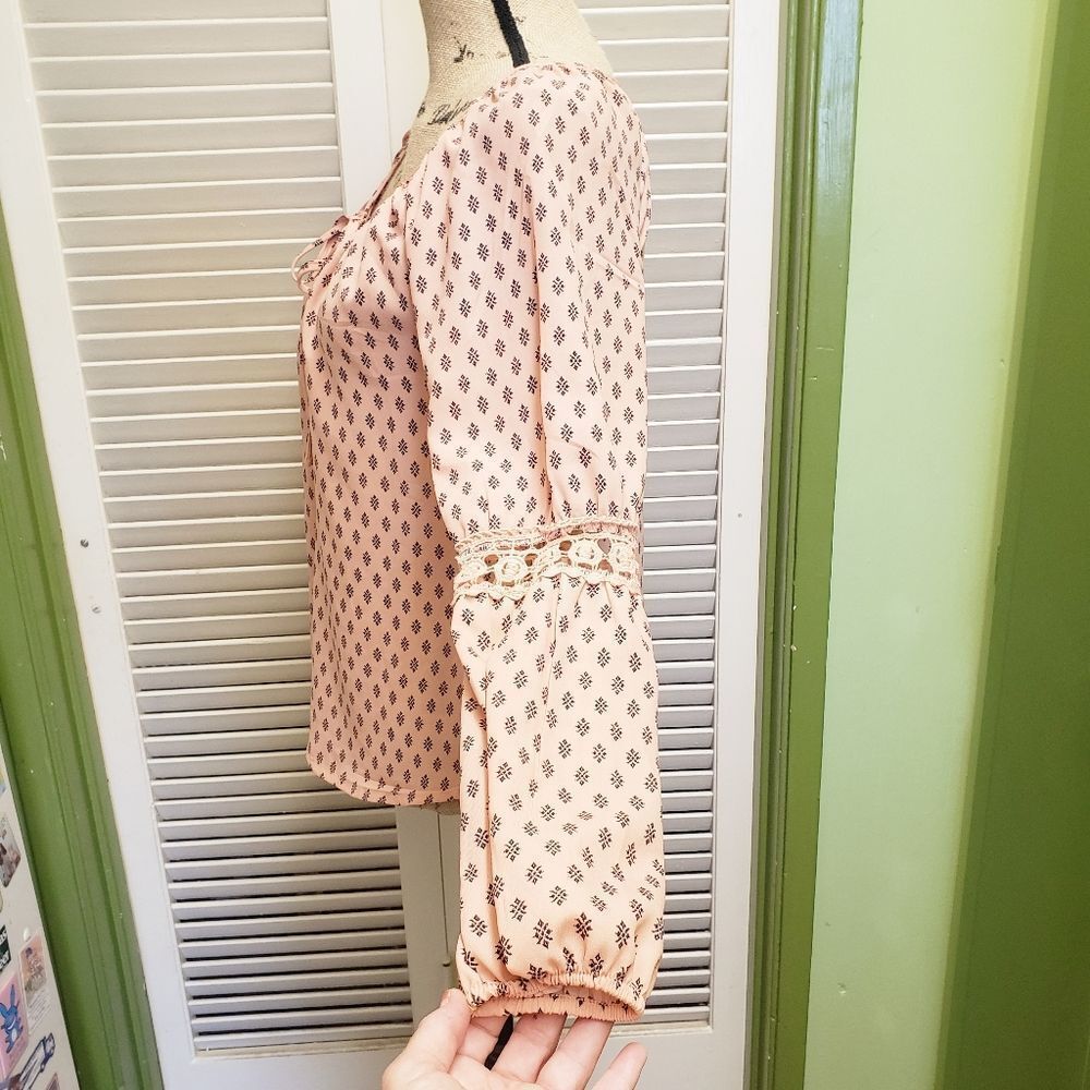 Peasant Blouse, Peach Print, Size S, Active USA, Bow Tie Detail - Picture 6 of 11